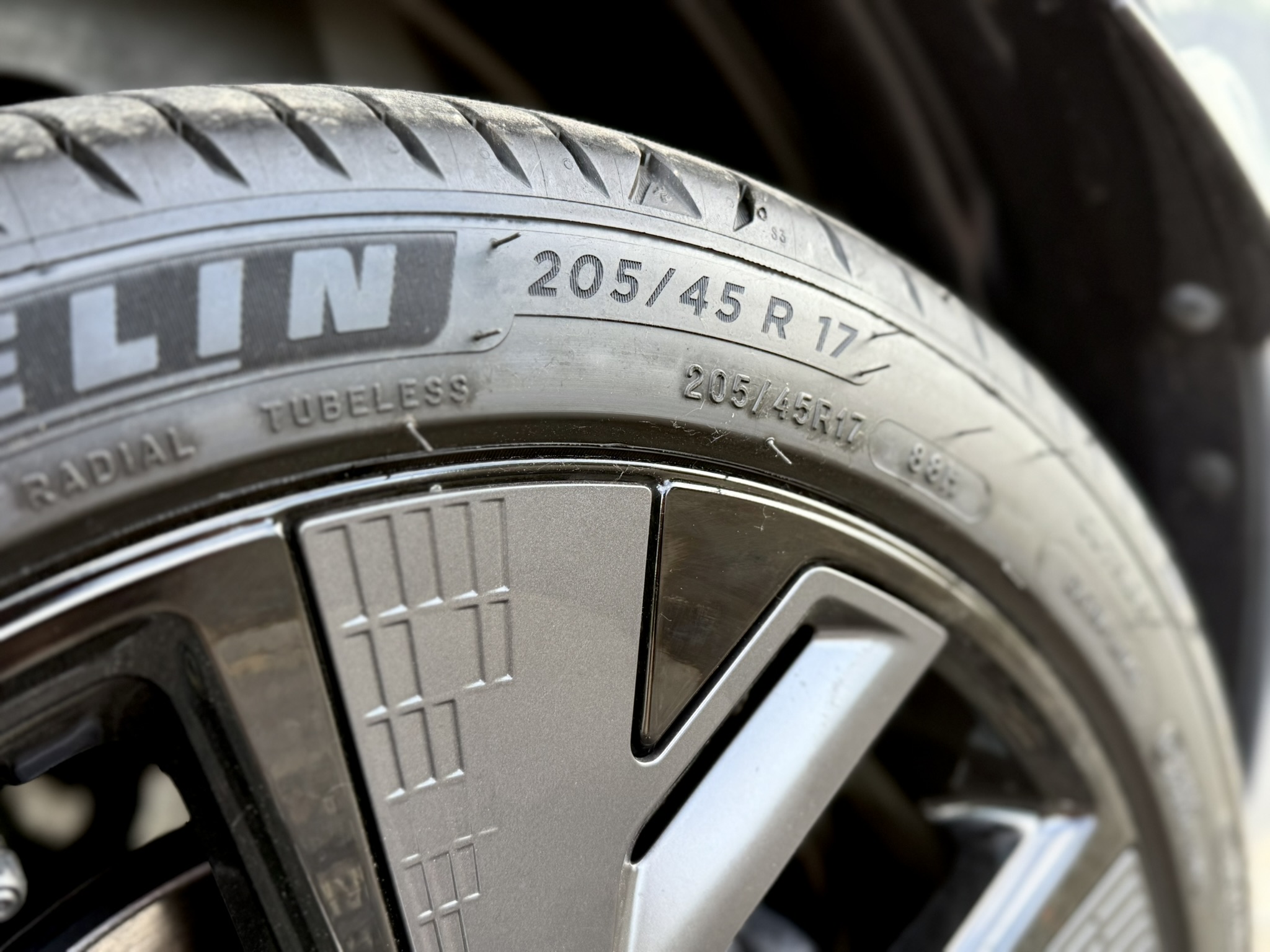 EE753036 1F46 4A0F AE51 7FA7EDD3DBD4 1 102 a