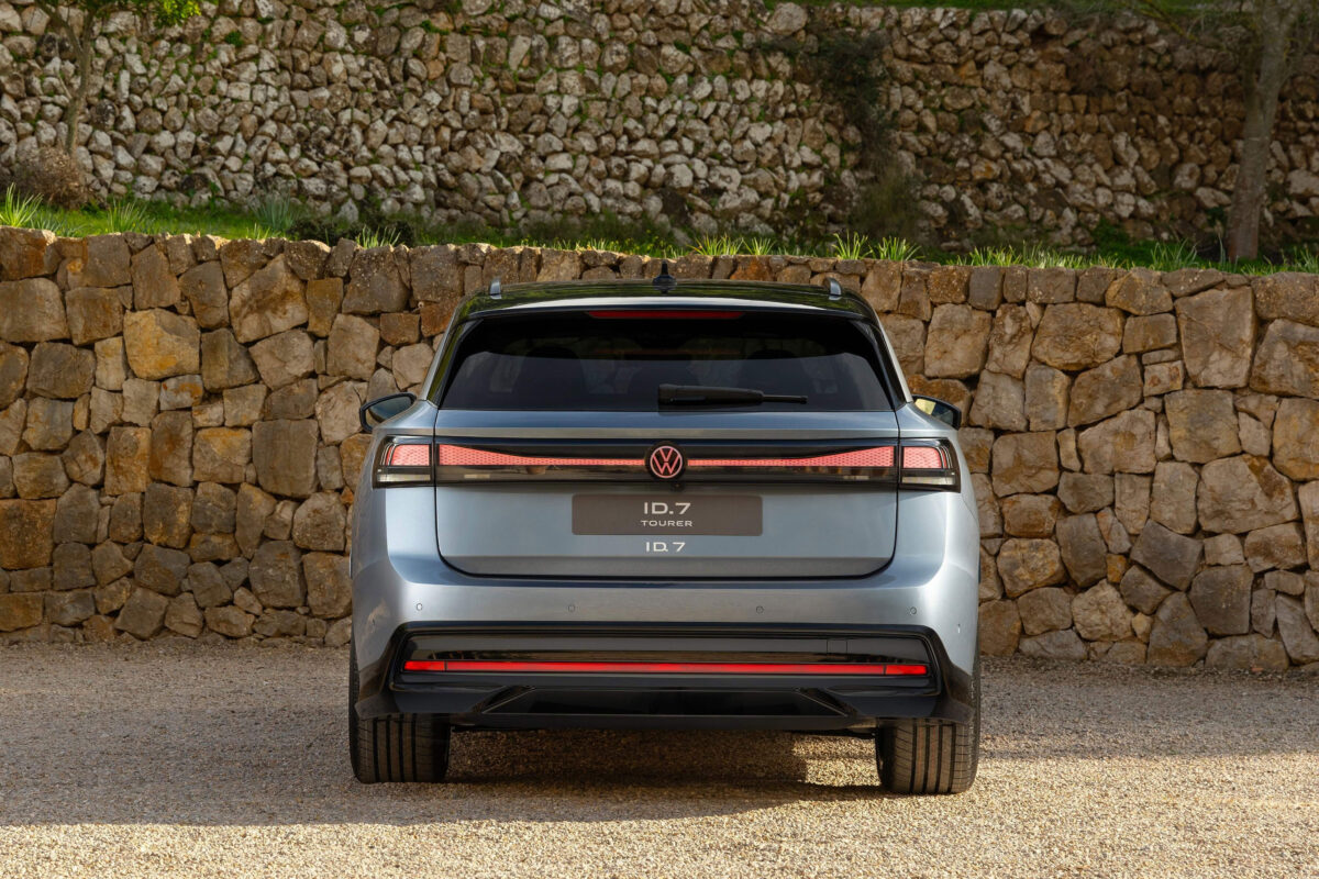 VW ID.7 Tourer 2024 (12)