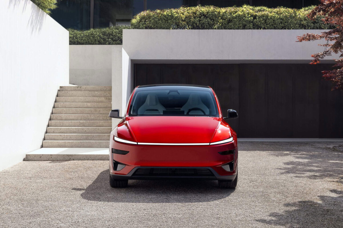 Tesla Model Y (1)