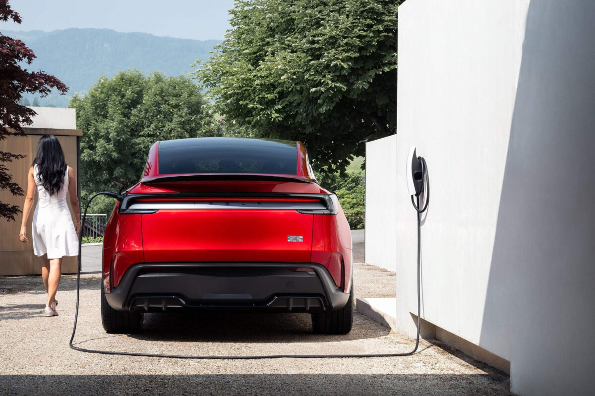 Tesla Model Y (11)