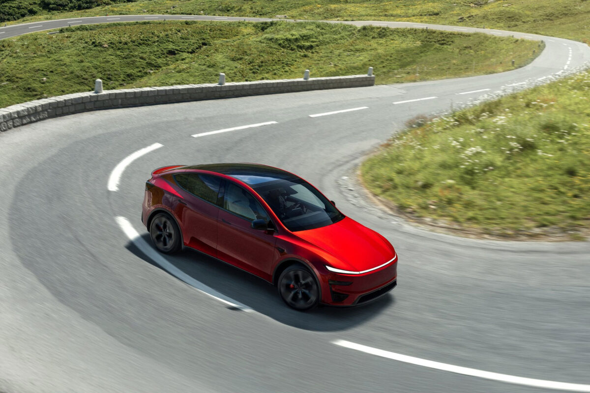 Tesla Model Y (2)