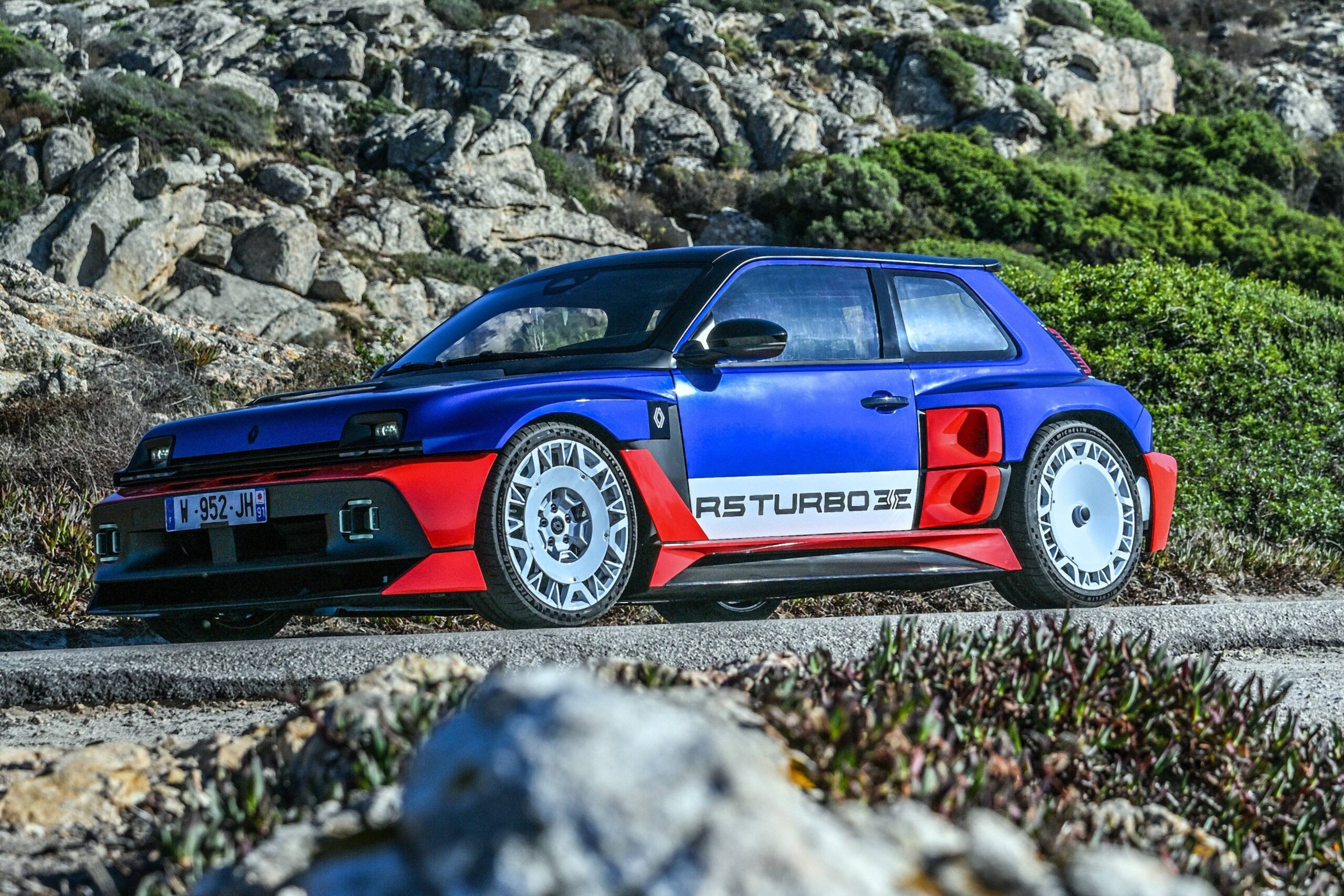 Renault 5 Turbo 3E 2027 wallpaper (1)