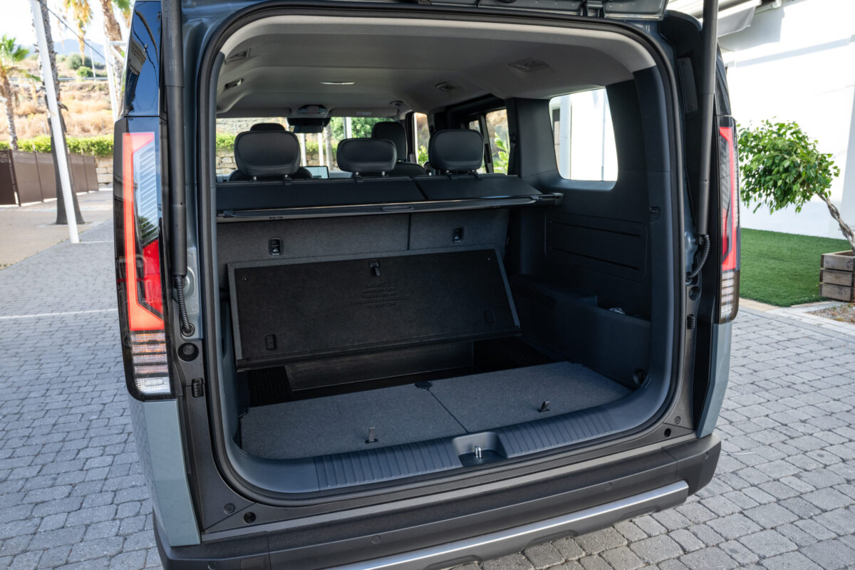 kia pv5 passenger (19)