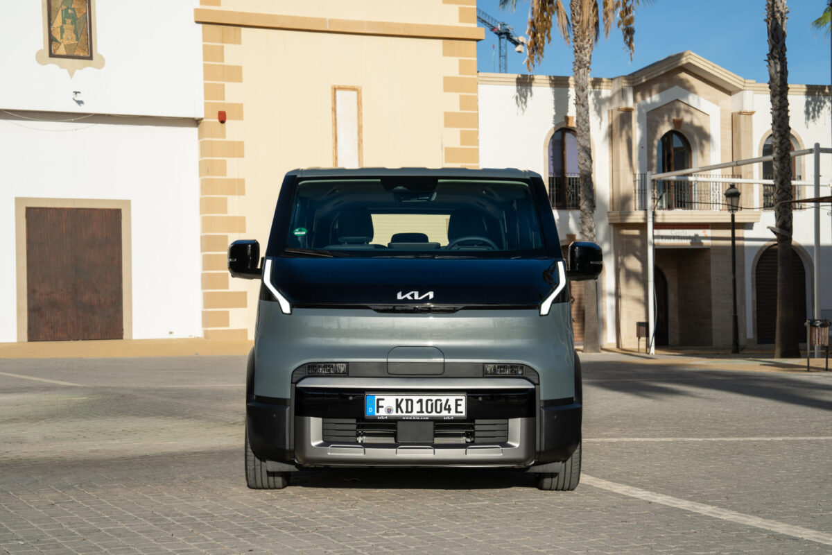 kia pv5 passenger (23)