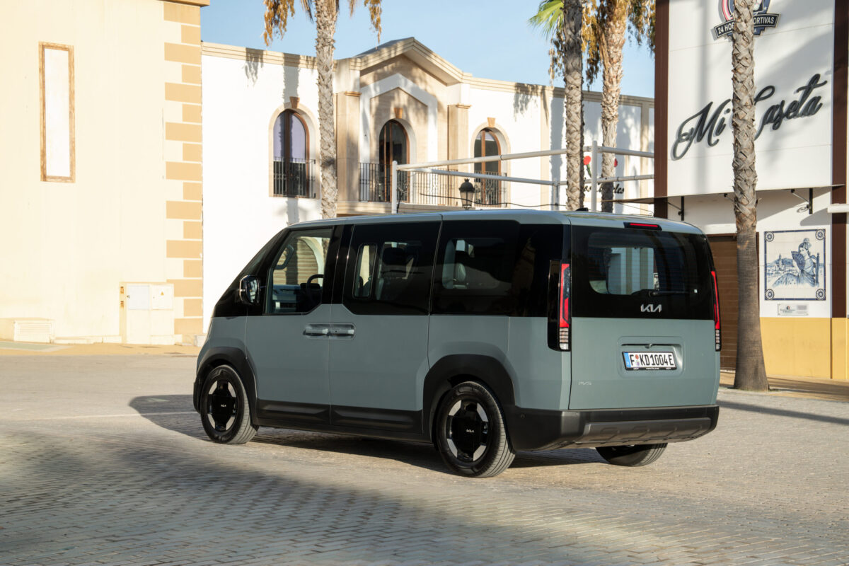 kia pv5 passenger (27)