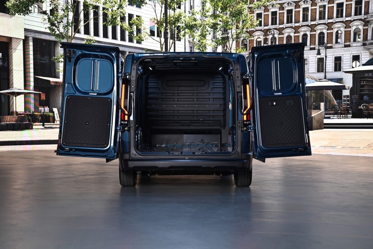 Kia PV7 Cargo 1
