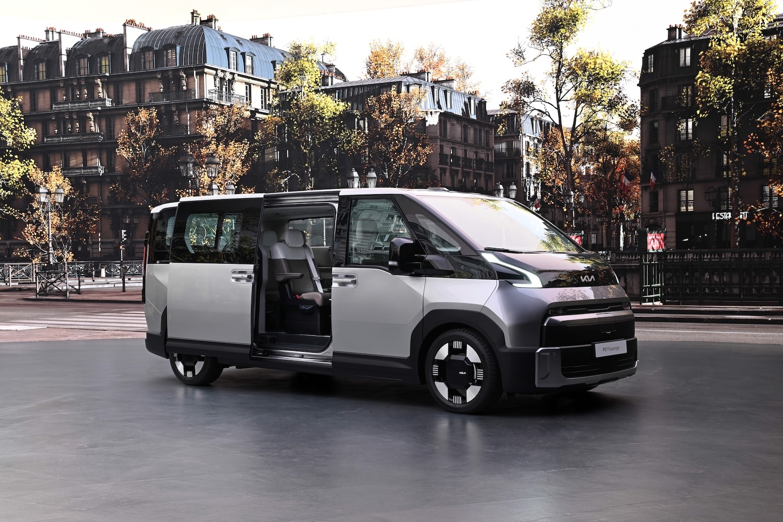 Kia PV7 Passenger 12