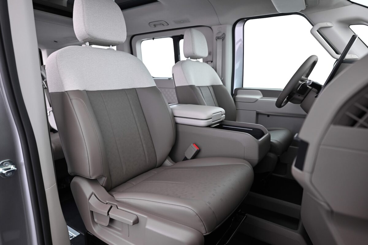 Kia PV7 Passenger 5