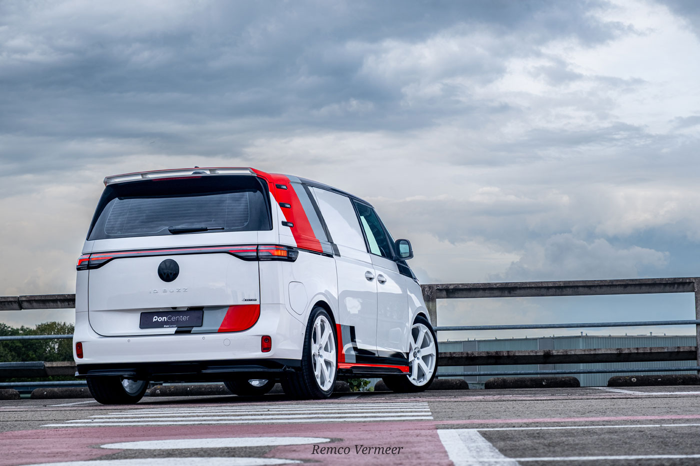 VW ID. BUZZ Audi RS6 GT 2026 (7)
