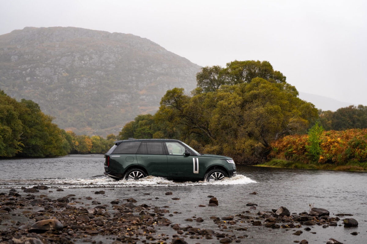 Range Rover Electric 17