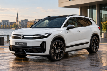 Weißer VW ID. Tiguan am Hafen