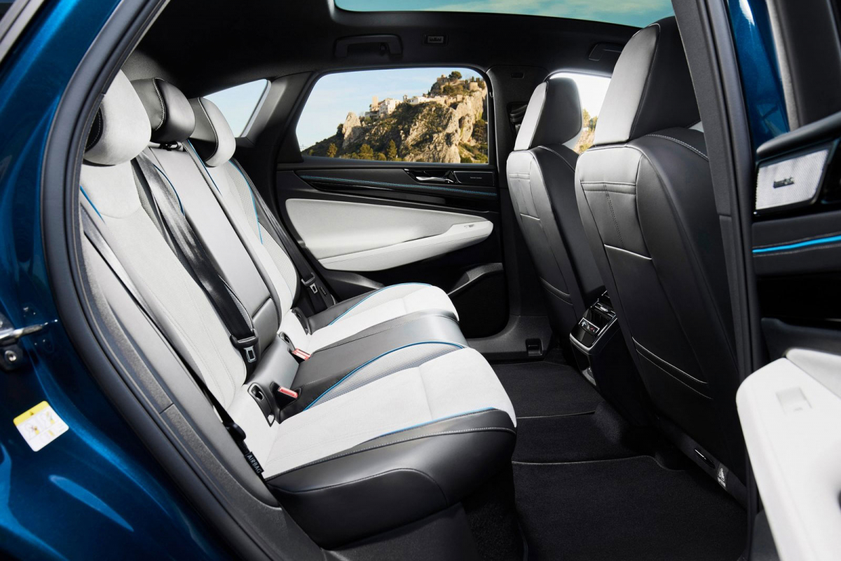 VW-ID.7-2023-(54)