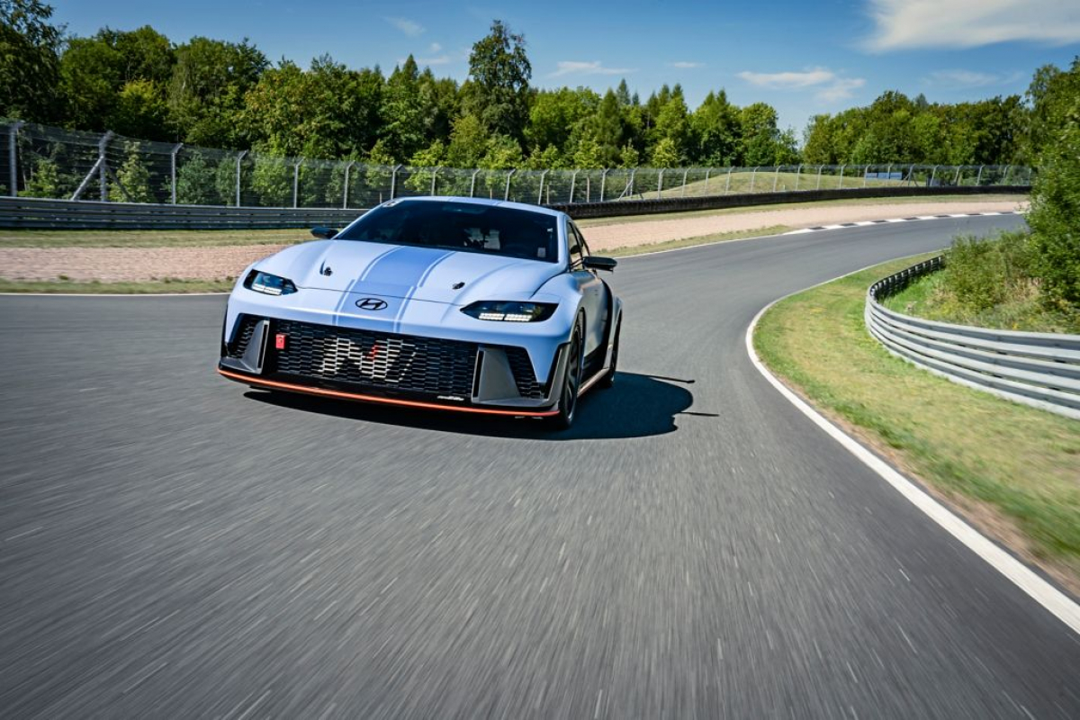 hyundai-rn22e-coming-to-life-dynamic-04_wid_1024