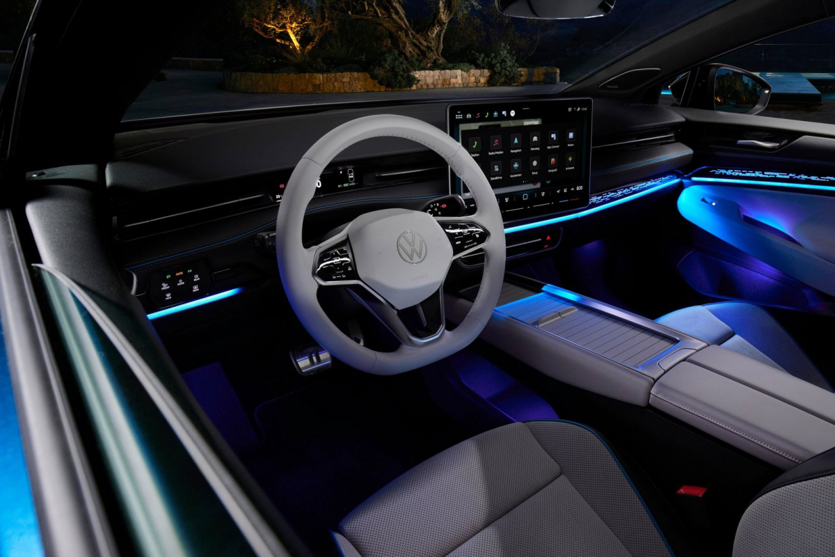 VW-ID.7-2023-(16)