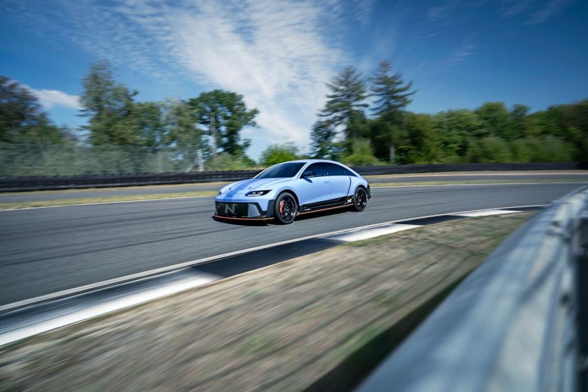 hyundai-rn22e-coming-to-life-dynamic-01_wid_1024
