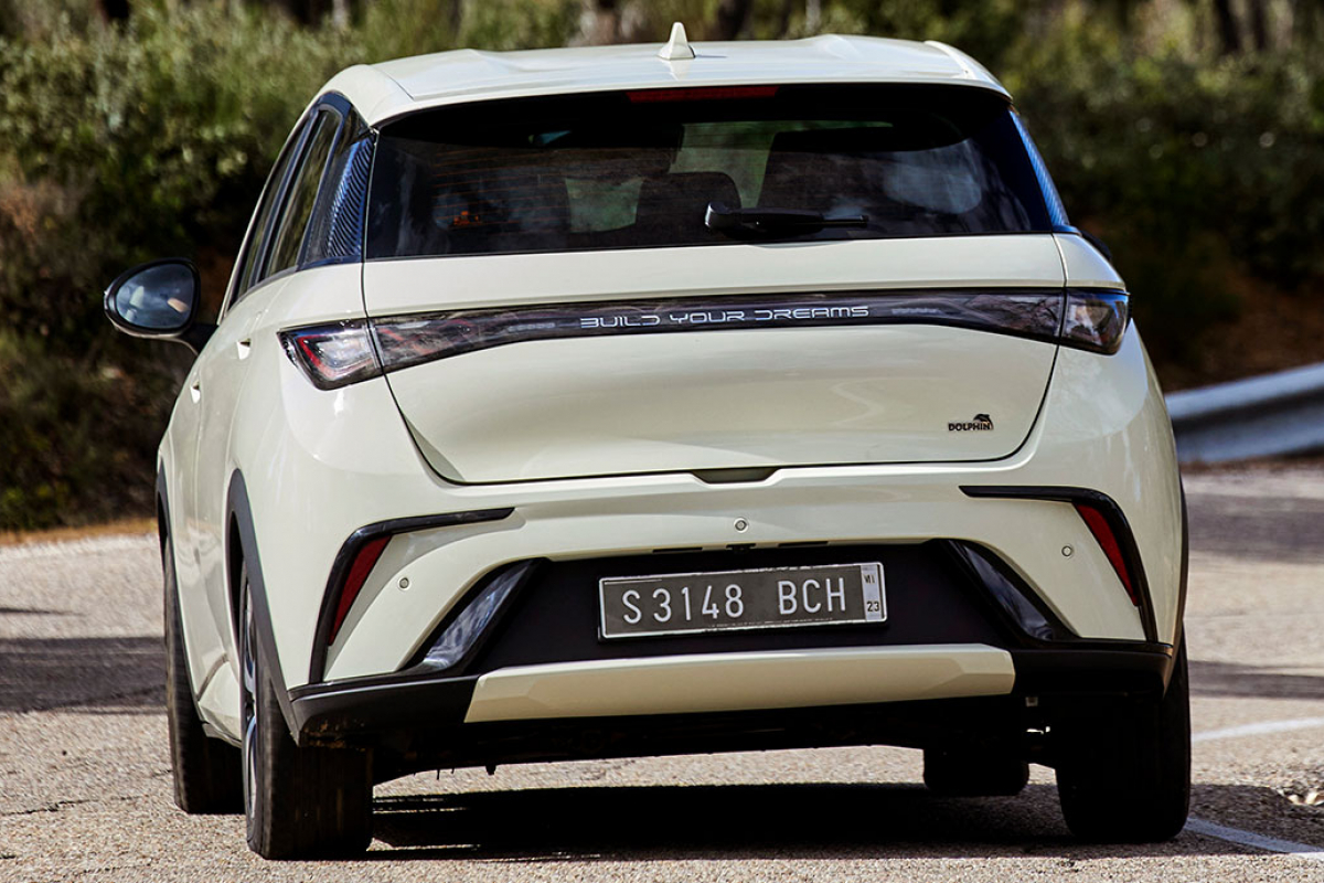 BYD-Dolphin-Europa-2023-10-1200x689